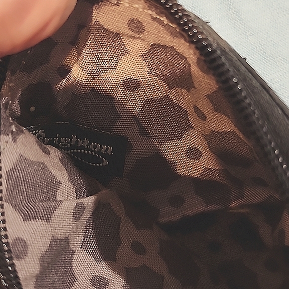 Brighton pebble leather with heart change purse - Picture 2 of 2